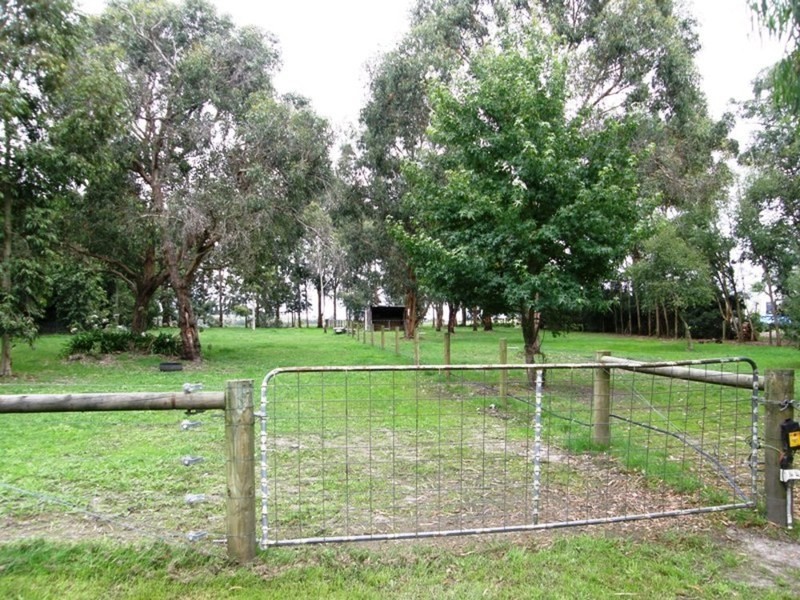 Nyora VIC 3987