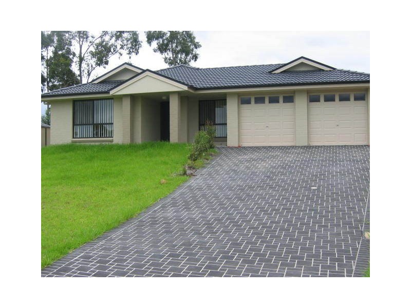 30 Nicolena Crescent, Rutherford NSW 2320