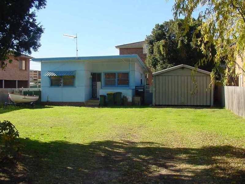 19 Golf Links Drive, Batemans Bay NSW 2536