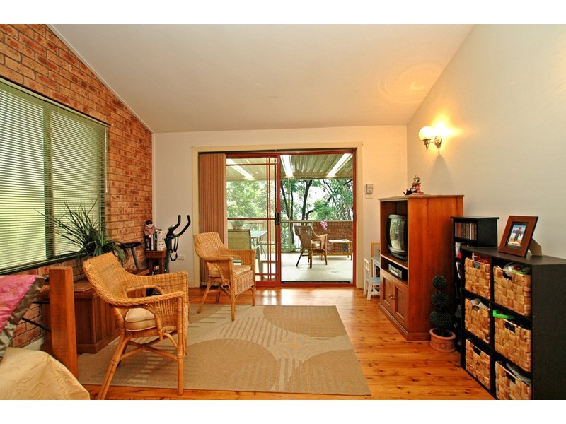 13 Daley Avenue, Daleys Point NSW 2257