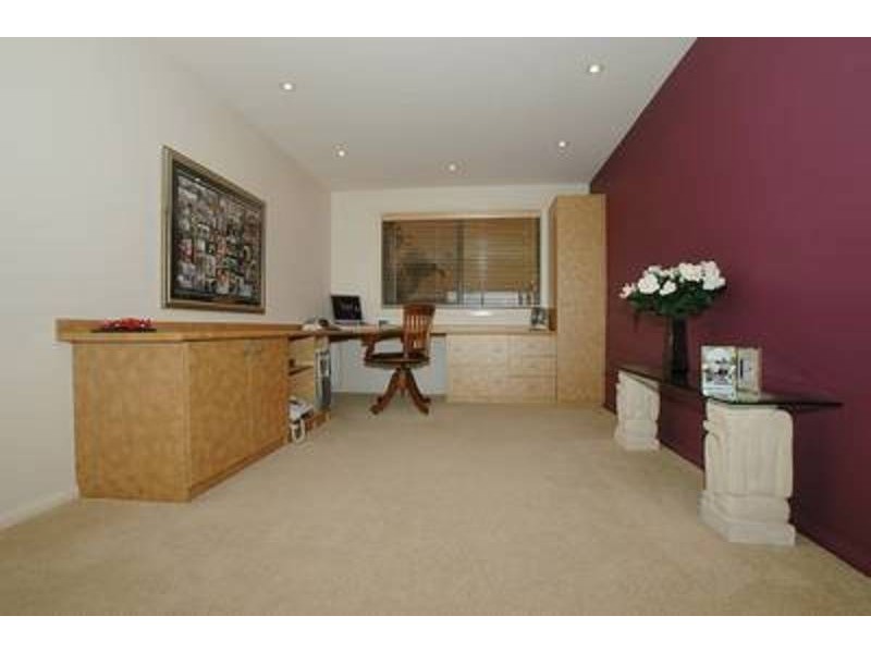 33 Nautilus Crescent, St Huberts Island NSW 2257