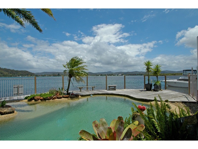96 Helmsman Boulevard, St Huberts Island NSW 2257