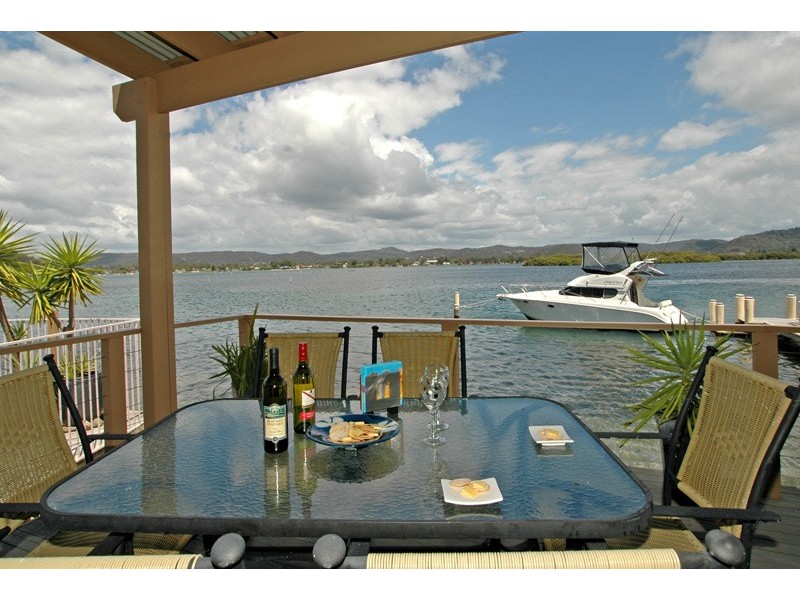 96 Helmsman Boulevard, St Huberts Island NSW 2257