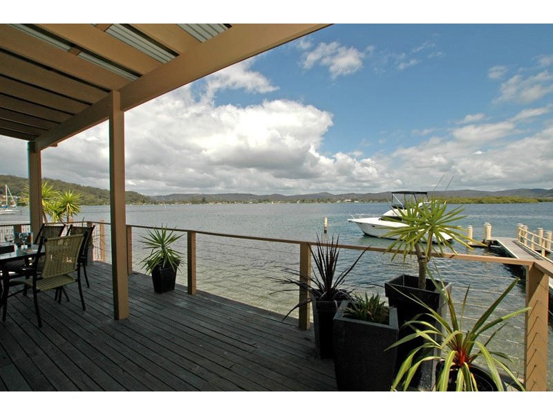 96 Helmsman Boulevard, St Huberts Island NSW 2257