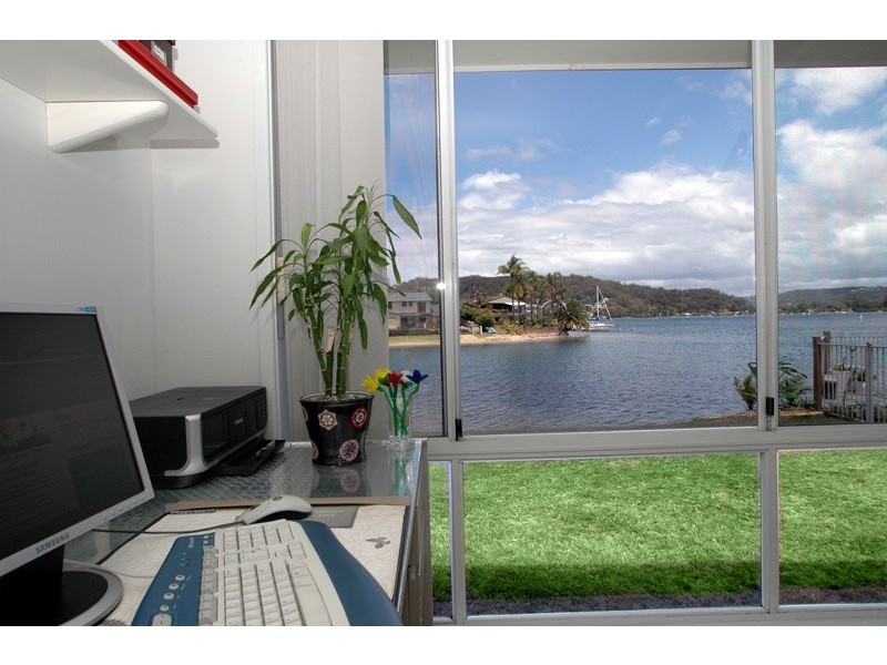 96 Helmsman Boulevard, St Huberts Island NSW 2257