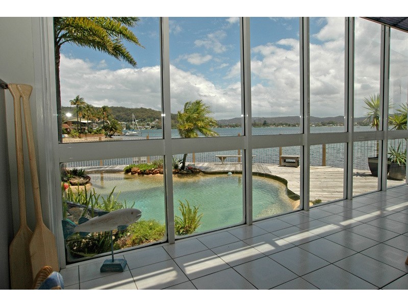 96 Helmsman Boulevard, St Huberts Island NSW 2257