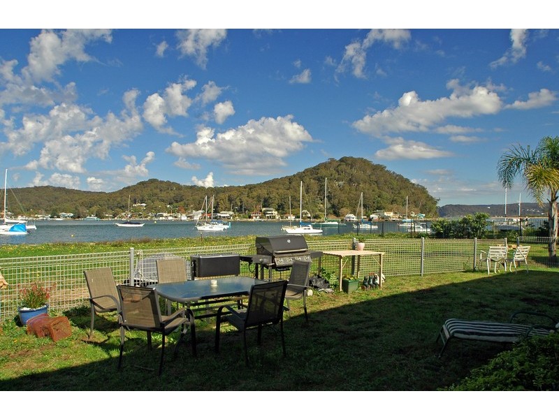 352 Booker Bay Road, Booker Bay NSW 2257