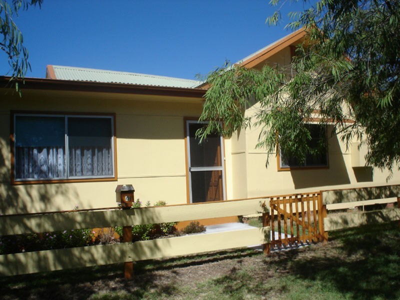 4 Wyalong Road, Blackwall NSW 2256