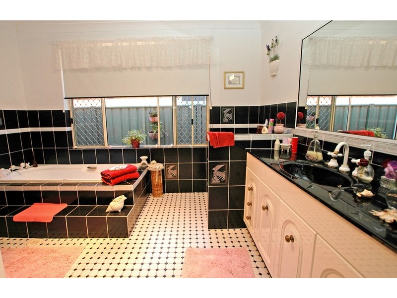 8 Macquarie Place, Umina Beach NSW 2257