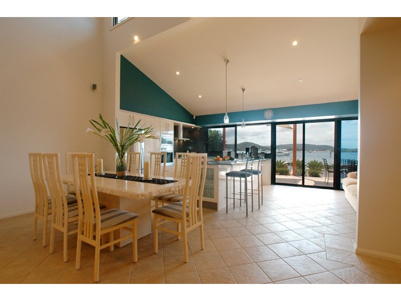 33 Nautilus Crescent, St Huberts Island NSW 2257