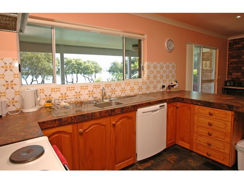 33 Beachfront Parade, St Huberts Island NSW 2257