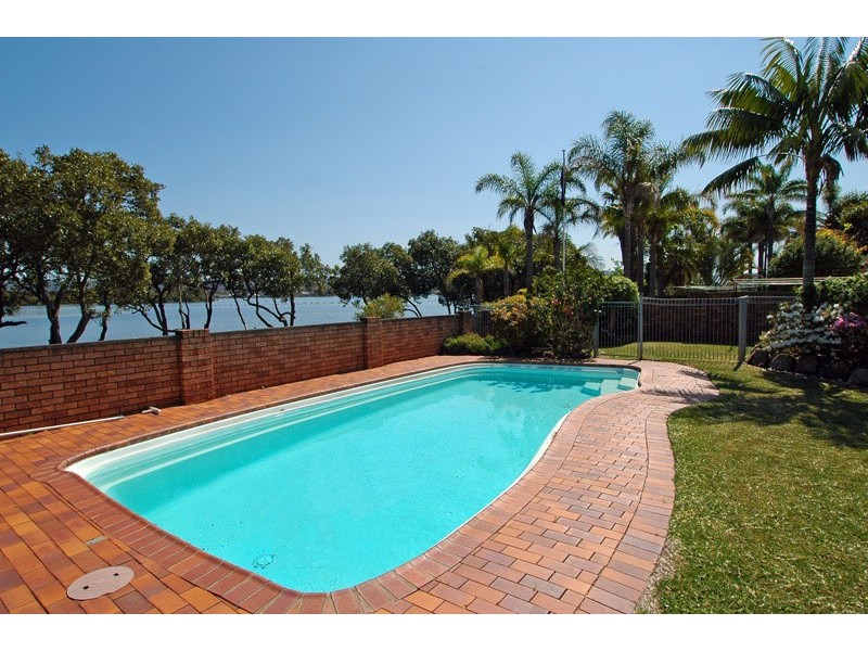 33 Beachfront Parade, St Huberts Island NSW 2257