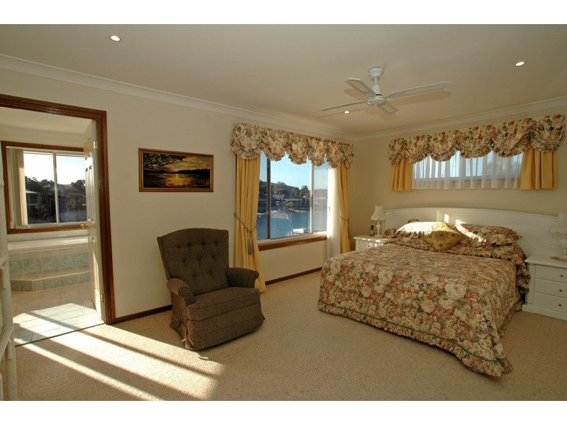 16 Salacia Close, St Huberts Island NSW 2257