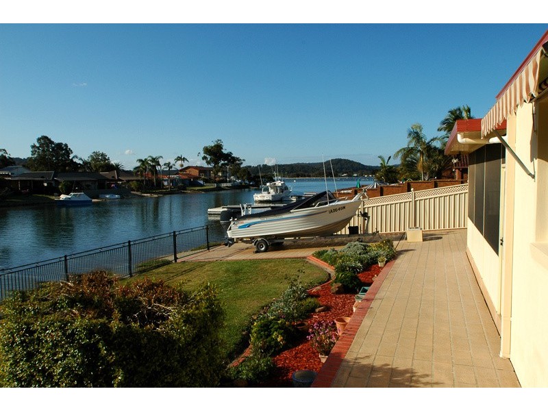 16 Salacia Close, St Huberts Island NSW 2257