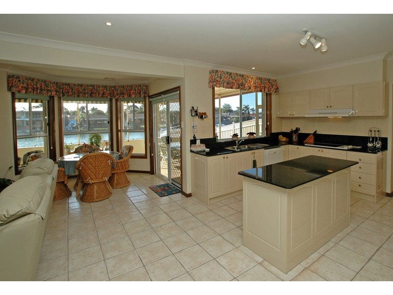 16 Salacia Close, St Huberts Island NSW 2257