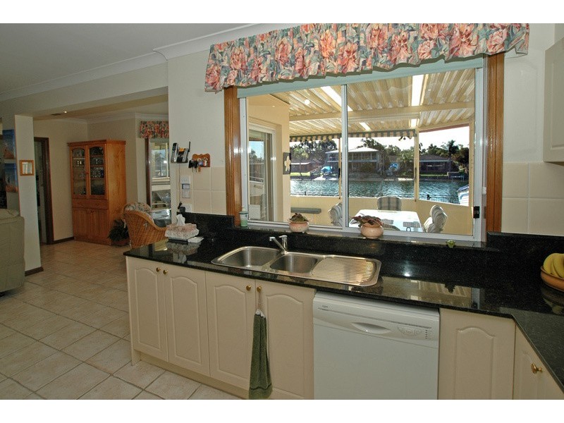 16 Salacia Close, St Huberts Island NSW 2257