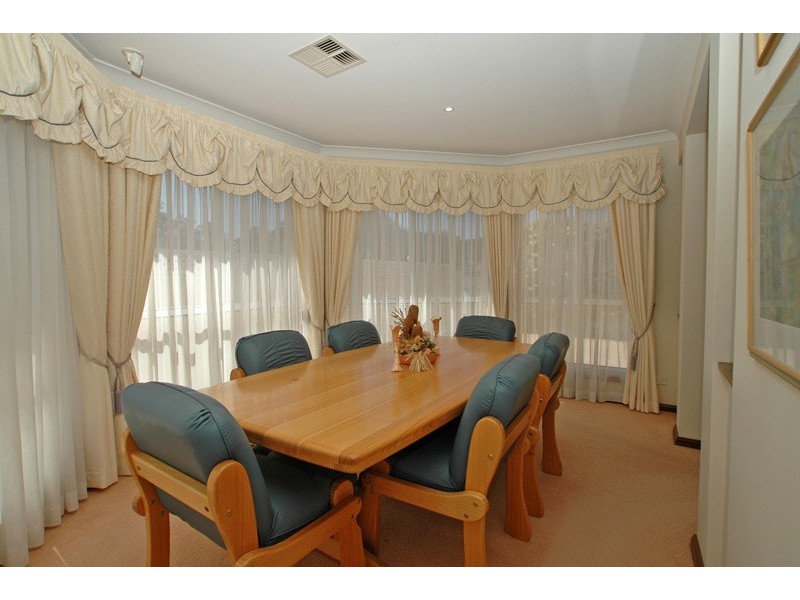 16 Salacia Close, St Huberts Island NSW 2257
