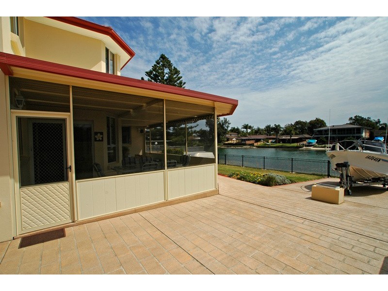 16 Salacia Close, St Huberts Island NSW 2257
