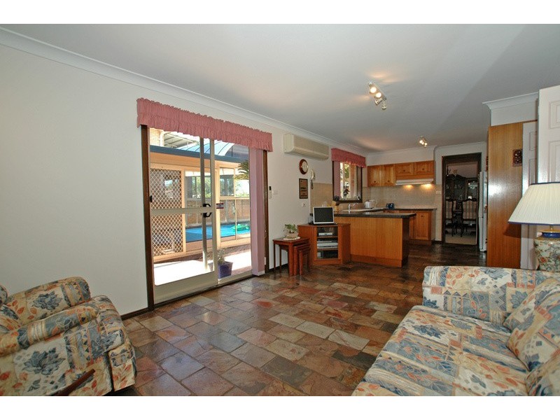 27 Helmsman Boulevard, St Huberts Island NSW 2257