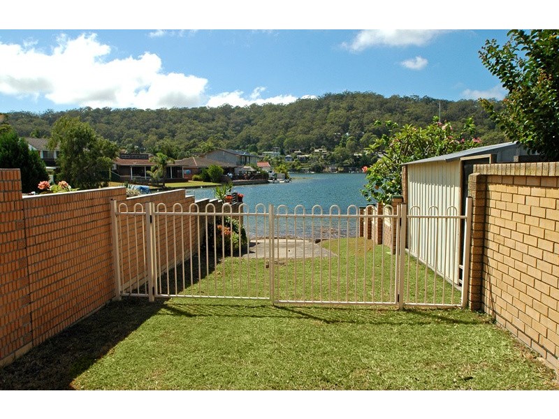 27 Helmsman Boulevard, St Huberts Island NSW 2257