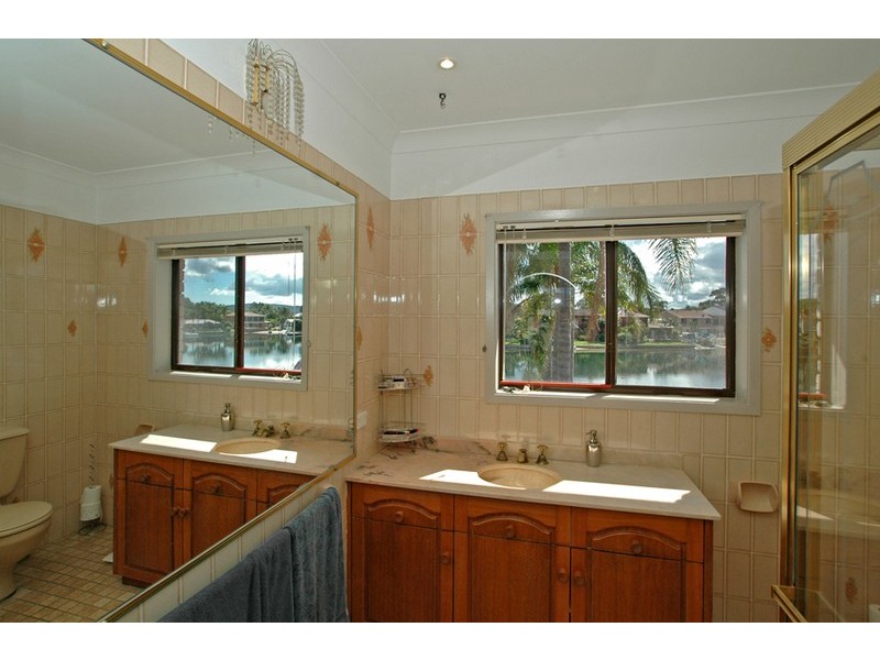 16 Cuttlefish Parade, St Huberts Island NSW 2257