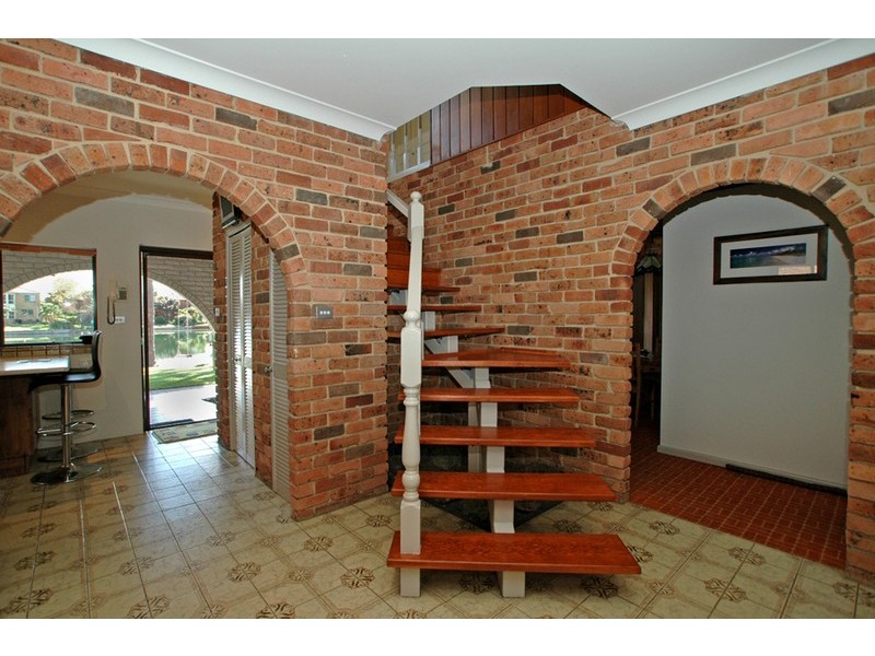 16 Cuttlefish Parade, St Huberts Island NSW 2257