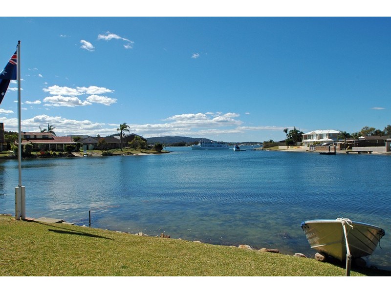 7 Mooring Place, St Huberts Island NSW 2257