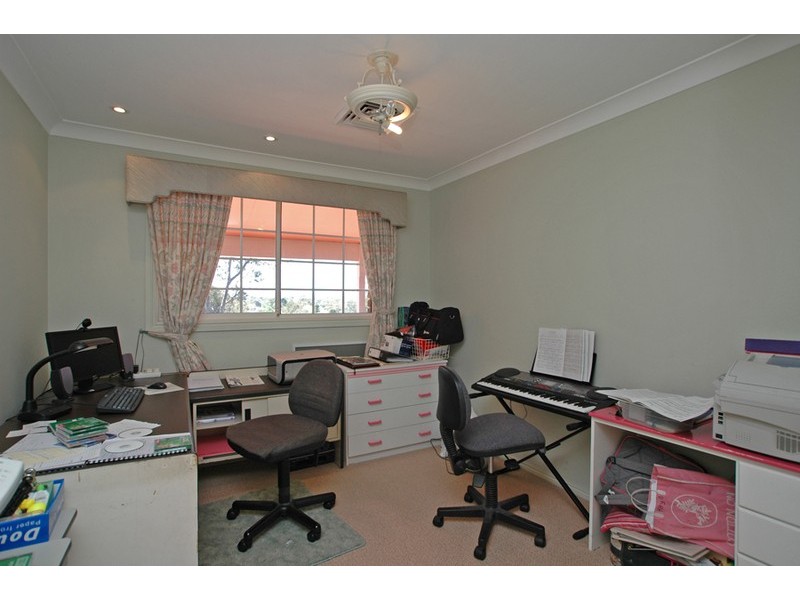 8 Kingsview Drive, Umina Beach NSW 2257