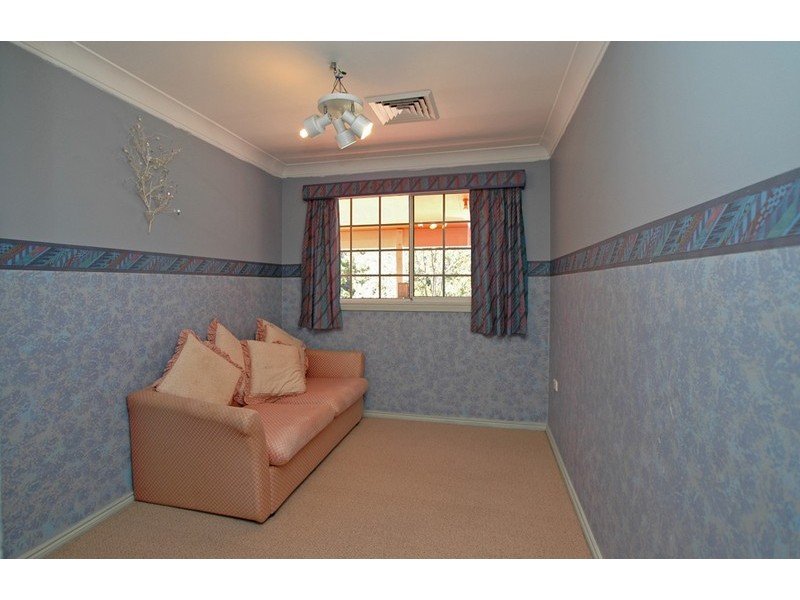 8 Kingsview Drive, Umina Beach NSW 2257