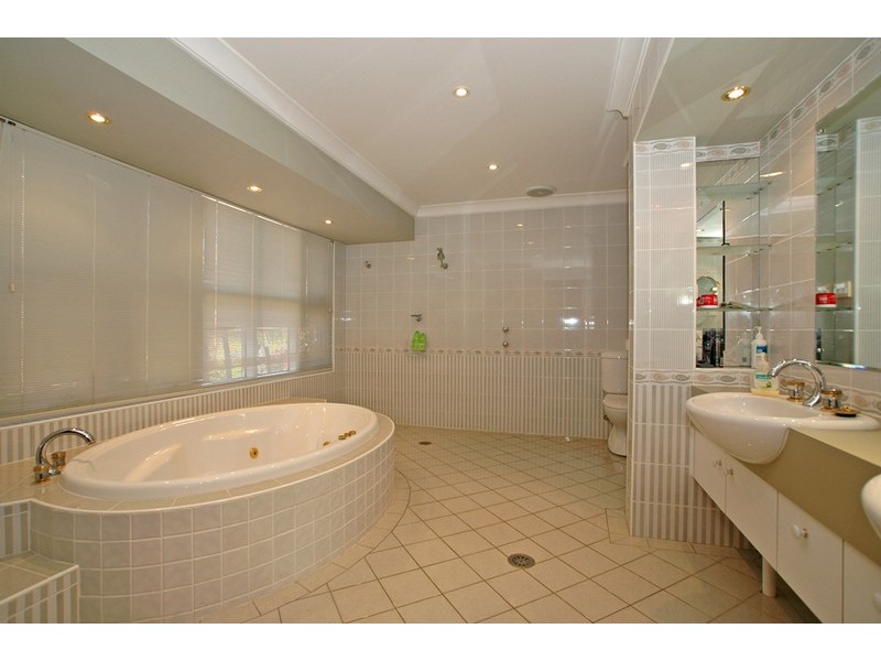 8 Kingsview Drive, Umina Beach NSW 2257