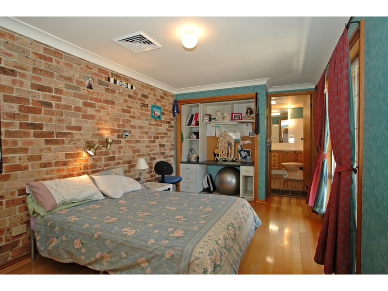 8 Kingsview Drive, Umina Beach NSW 2257