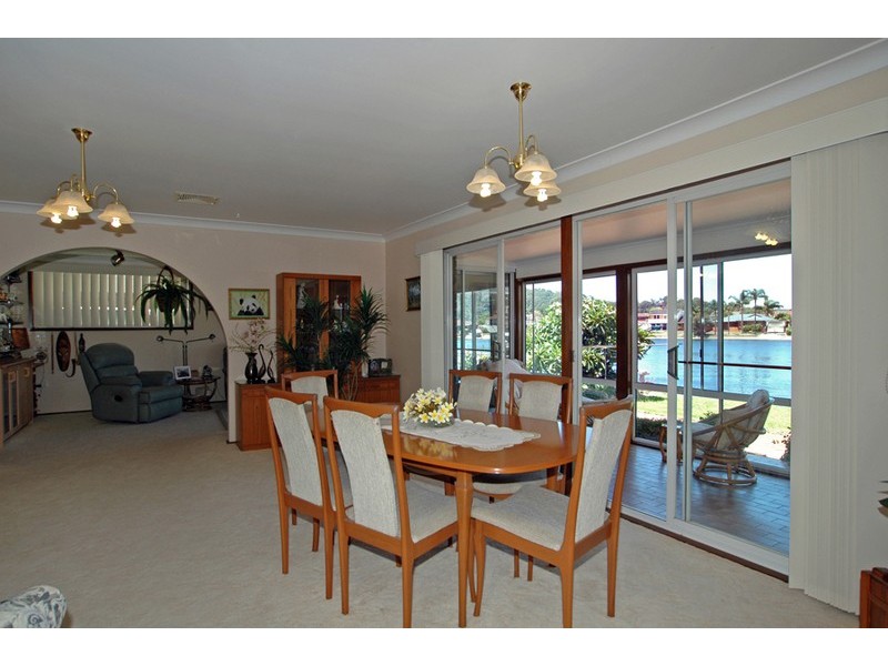 68 Helmsman Boulevard, St Huberts Island NSW 2257