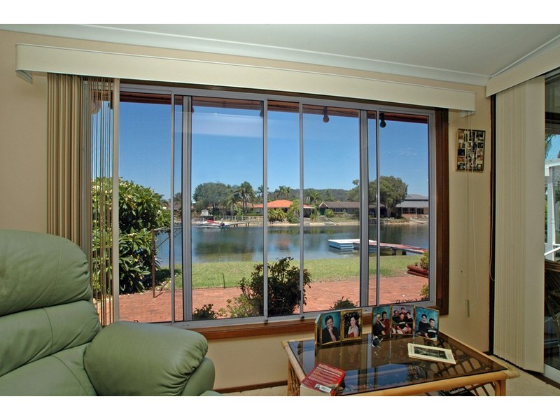68 Helmsman Boulevard, St Huberts Island NSW 2257
