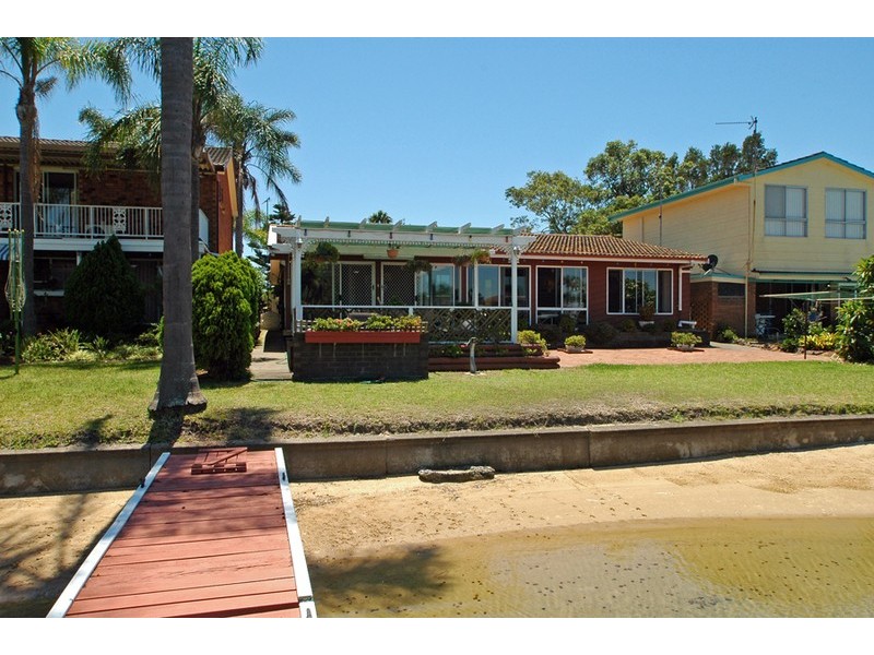 68 Helmsman Boulevard, St Huberts Island NSW 2257