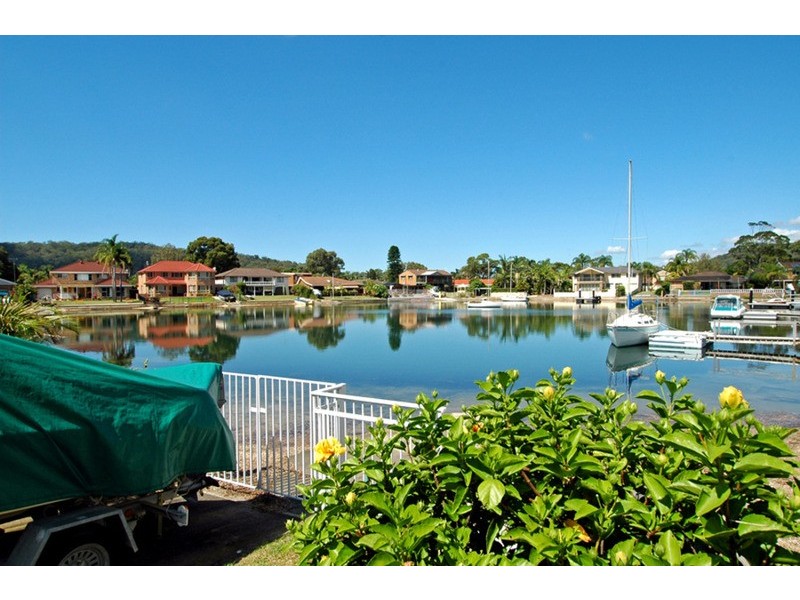 4 Mooring Place, St Huberts Island NSW 2257