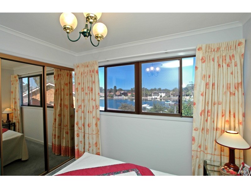 4 Mooring Place, St Huberts Island NSW 2257