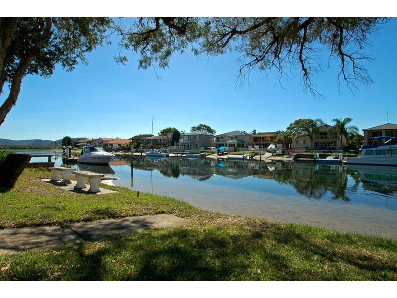 13 Heron Place, St Huberts Island NSW 2257