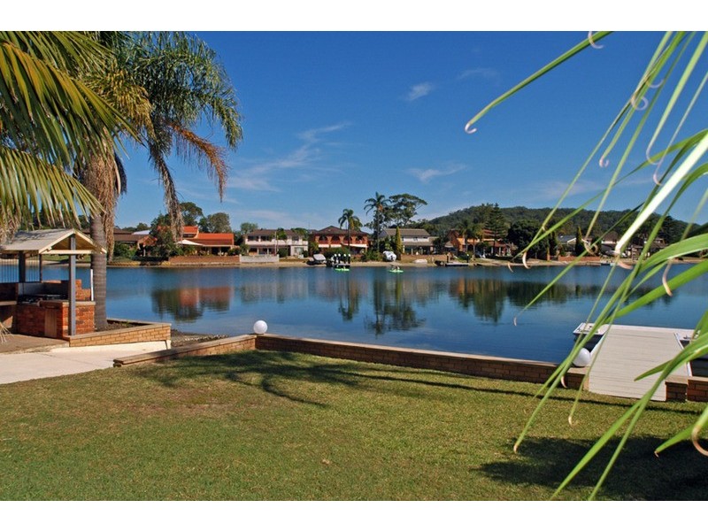 36 Helmsman Boulevard, St Huberts Island NSW 2257