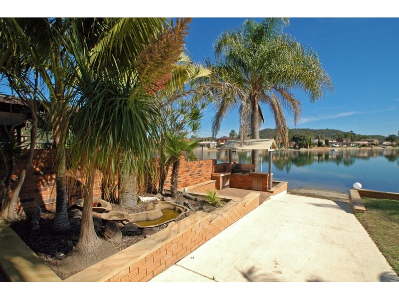 36 Helmsman Boulevard, St Huberts Island NSW 2257