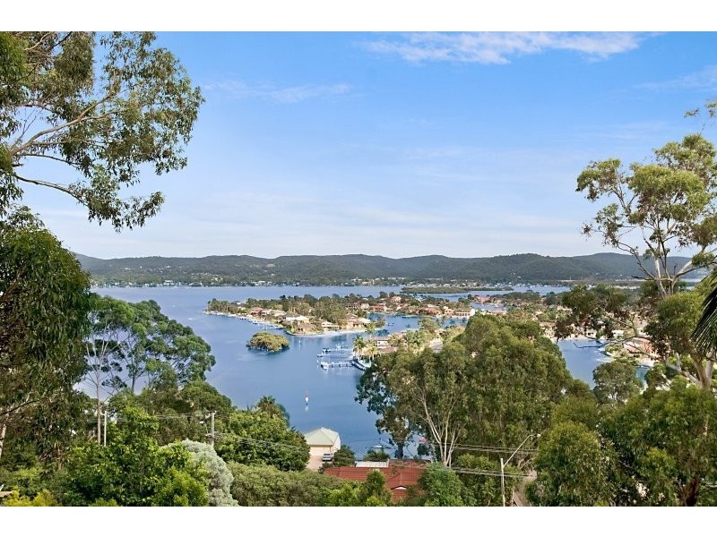 7 Daley Avenue, Daleys Point NSW 2257