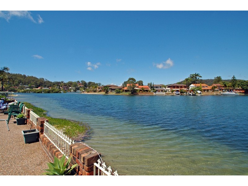 32 Helmsman Boulevard, St Huberts Island NSW 2257
