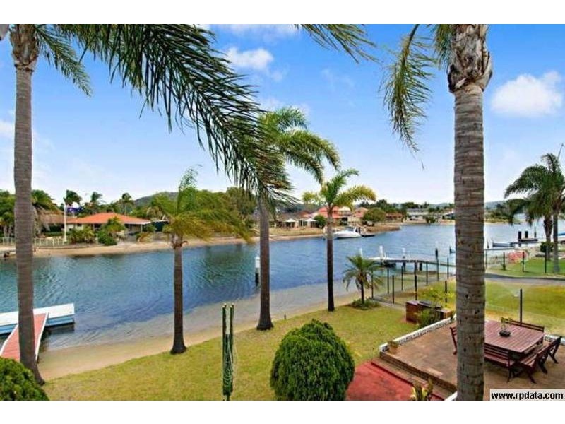 70 Helmsman Boulevard, St Huberts Island NSW 2257