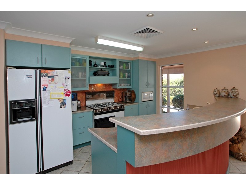 8 Kingsview Drive, Umina Beach NSW 2257
