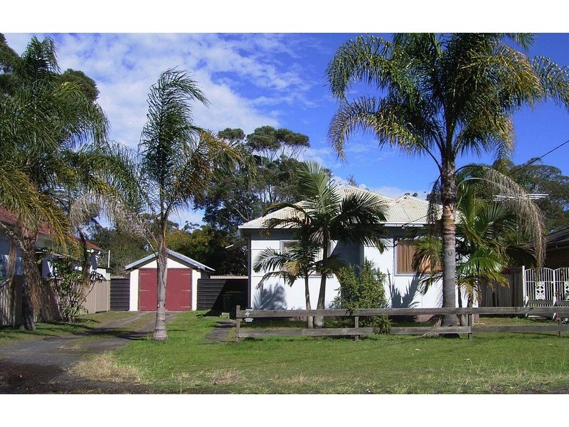 4 Warrigal Street, Blackwall NSW 2256