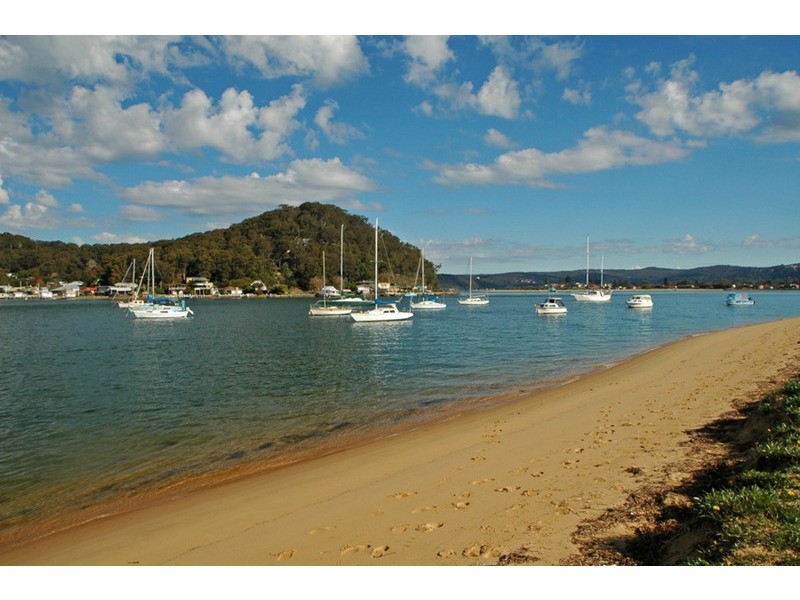 352 Booker Bay Road, Booker Bay NSW 2257