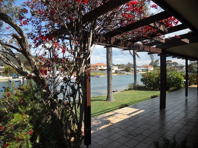 25 Nautilus Crescent, St Huberts Island NSW 2257