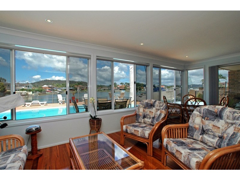 52 Helmsman Boulevard, St Huberts Island NSW 2257