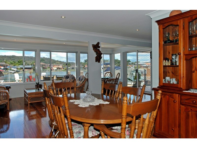 52 Helmsman Boulevard, St Huberts Island NSW 2257