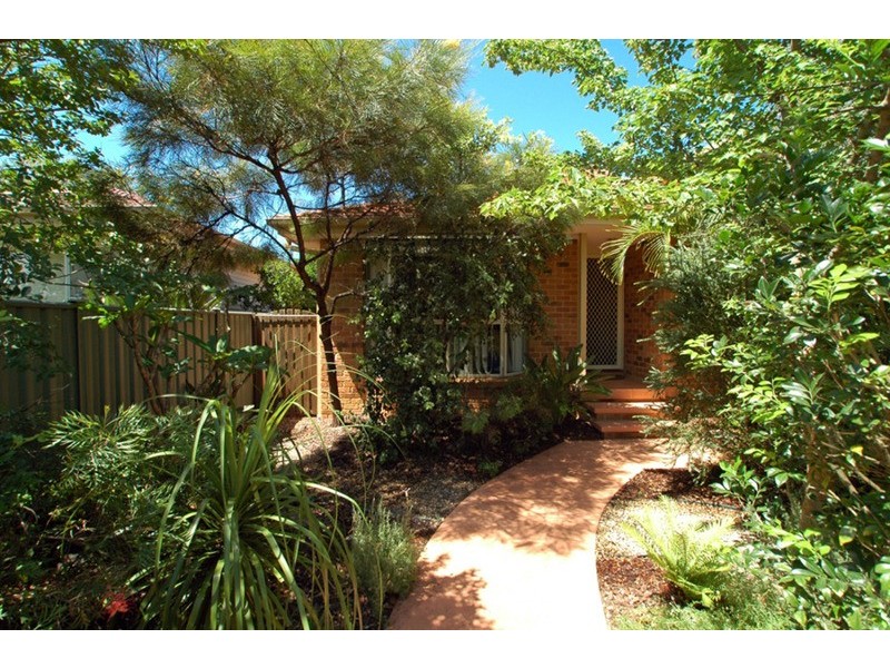 4 Poziers Avenue, Umina Beach NSW 2257