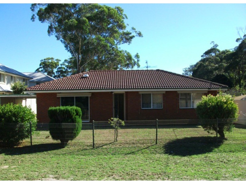 15 Warrigal Street, Blackwall NSW 2256